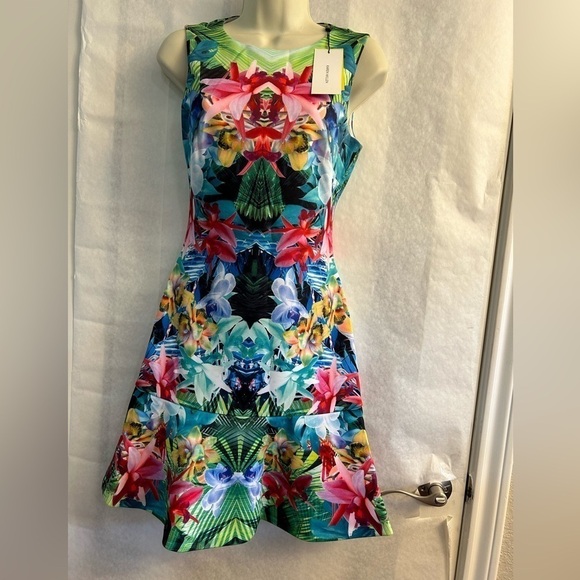 Karen Millen tropical print sleeveless scuba skater dress multi NWT Sz-4 T1 - Picture 3 of 15